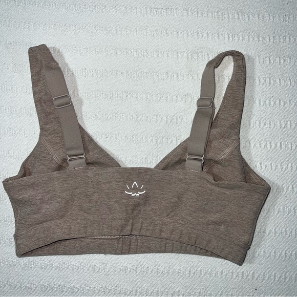 Beyond Yoga Womens Sports Bra Size XS Soft Athleisure Pilates Workout Gym - Picture 2 of 6
